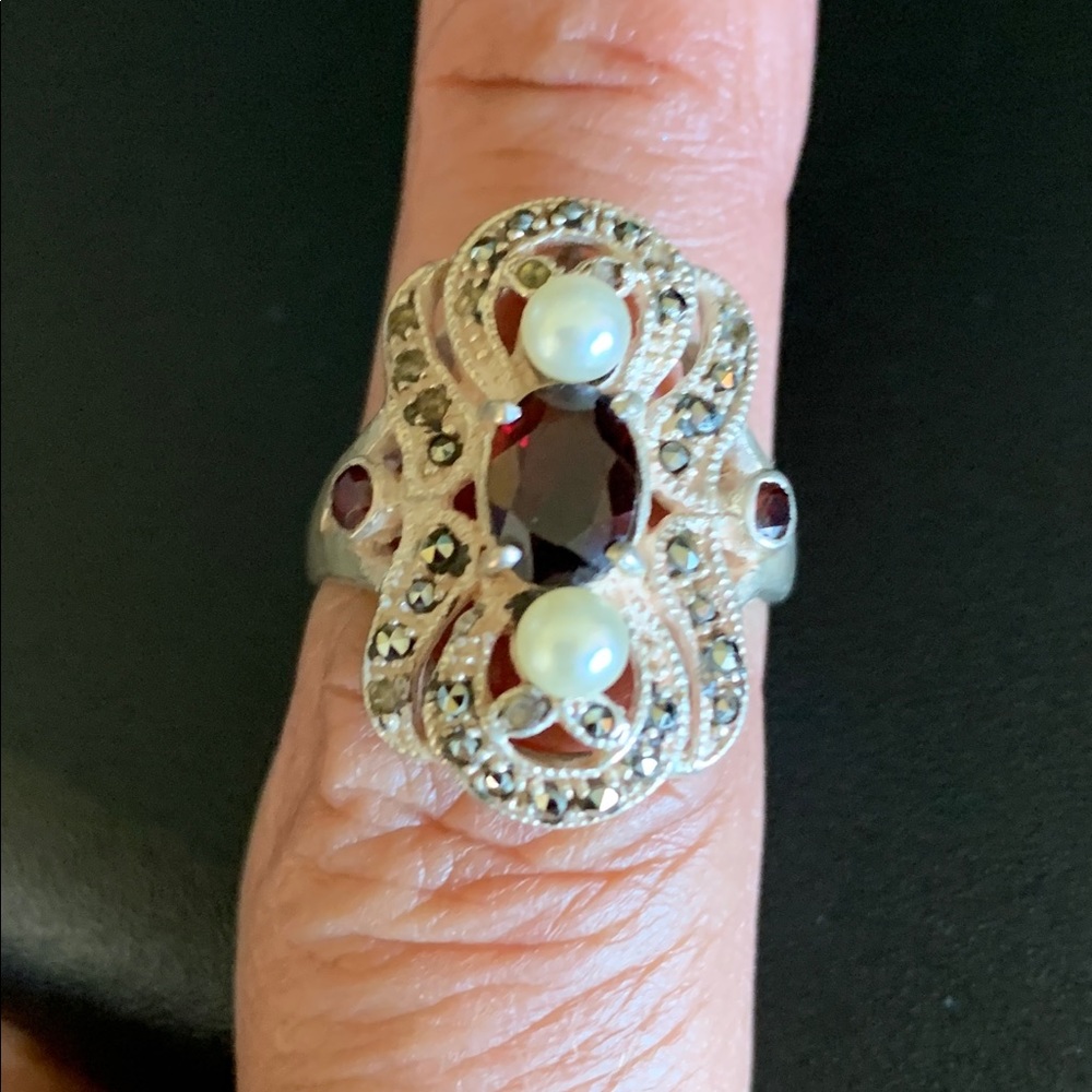 Garnet and Pearl Sterling Silver ring💍✨